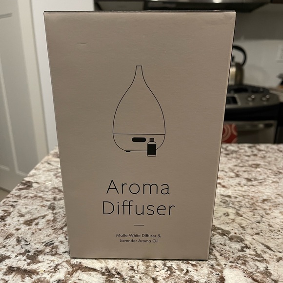 Aroma Diffuser - Picture 1 of 2